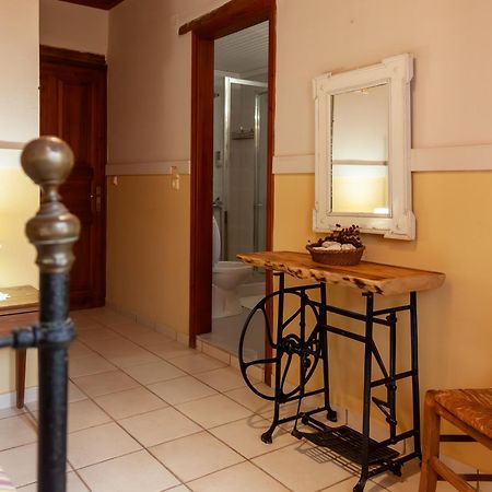 Amnisiades Apartments Karteros Bagian luar foto