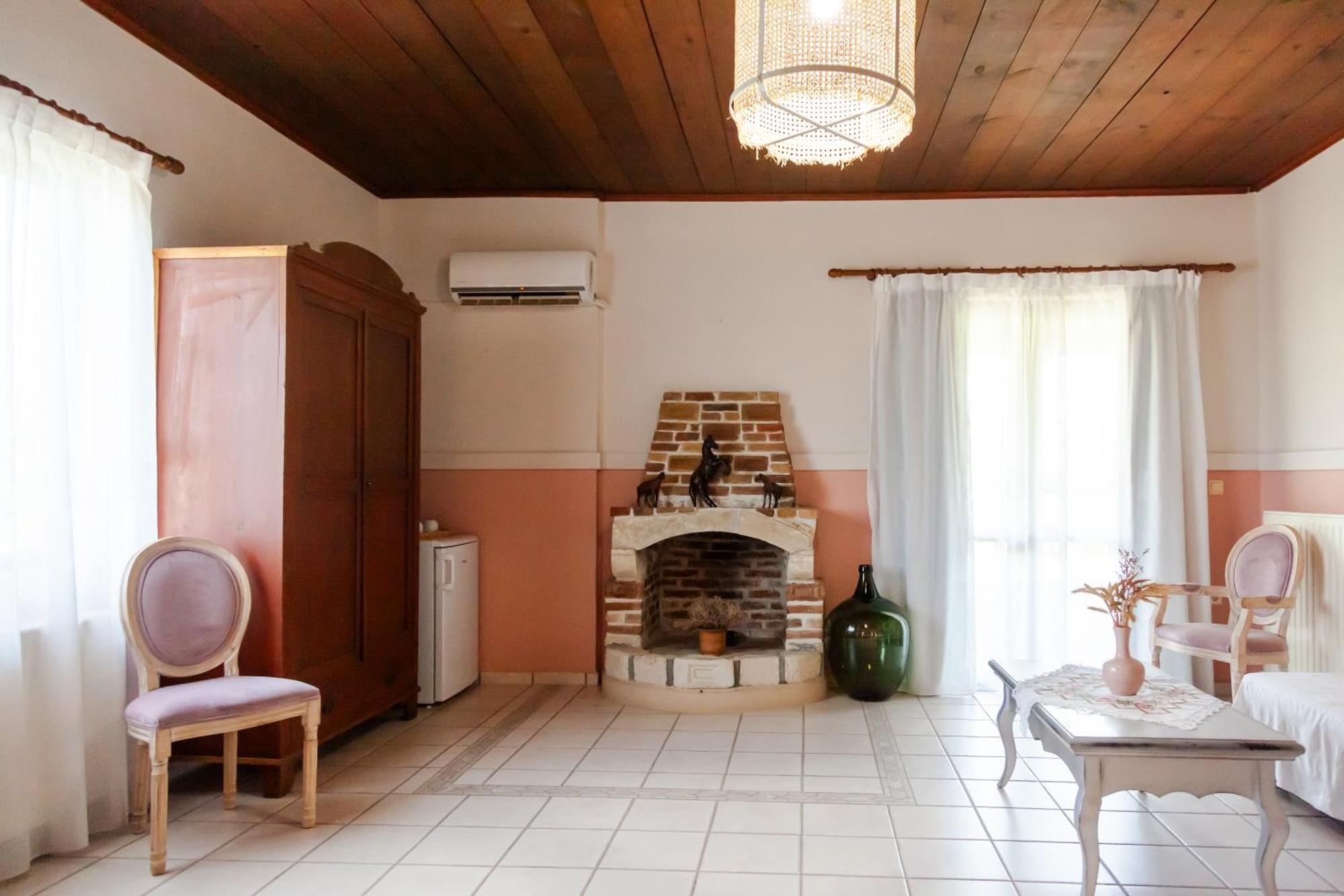 Amnisiades Apartments Karteros Bagian luar foto