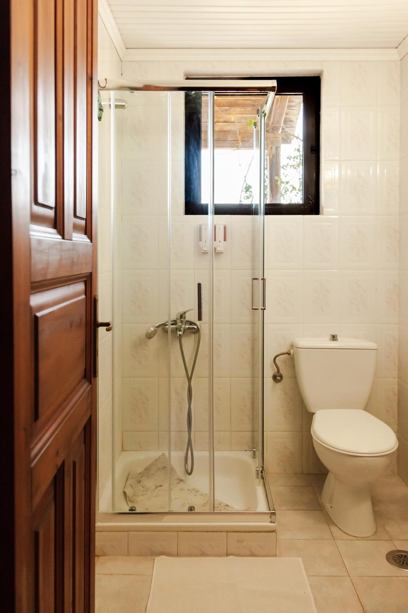 Amnisiades Apartments Karteros Bagian luar foto
