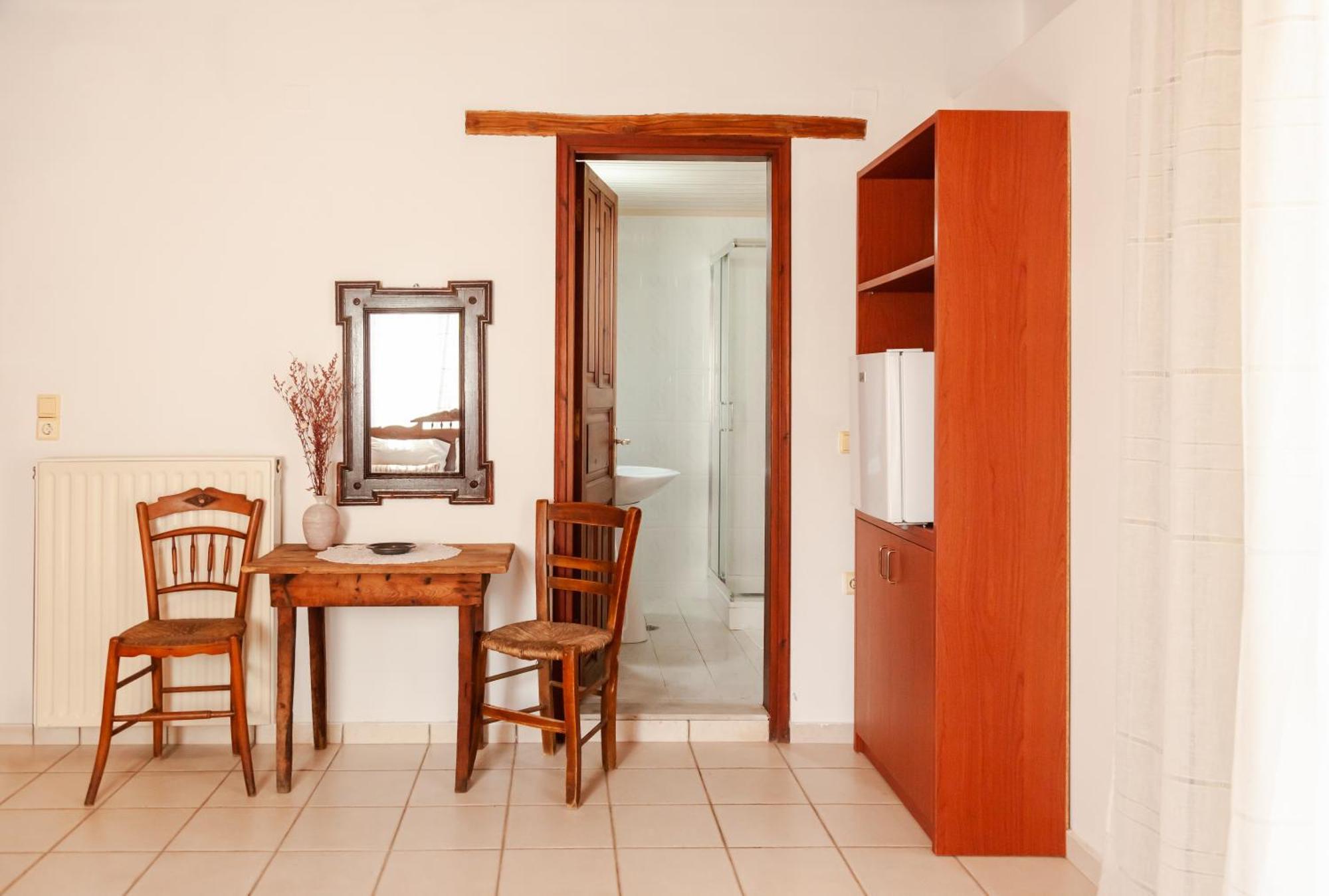 Amnisiades Apartments Karteros Bagian luar foto