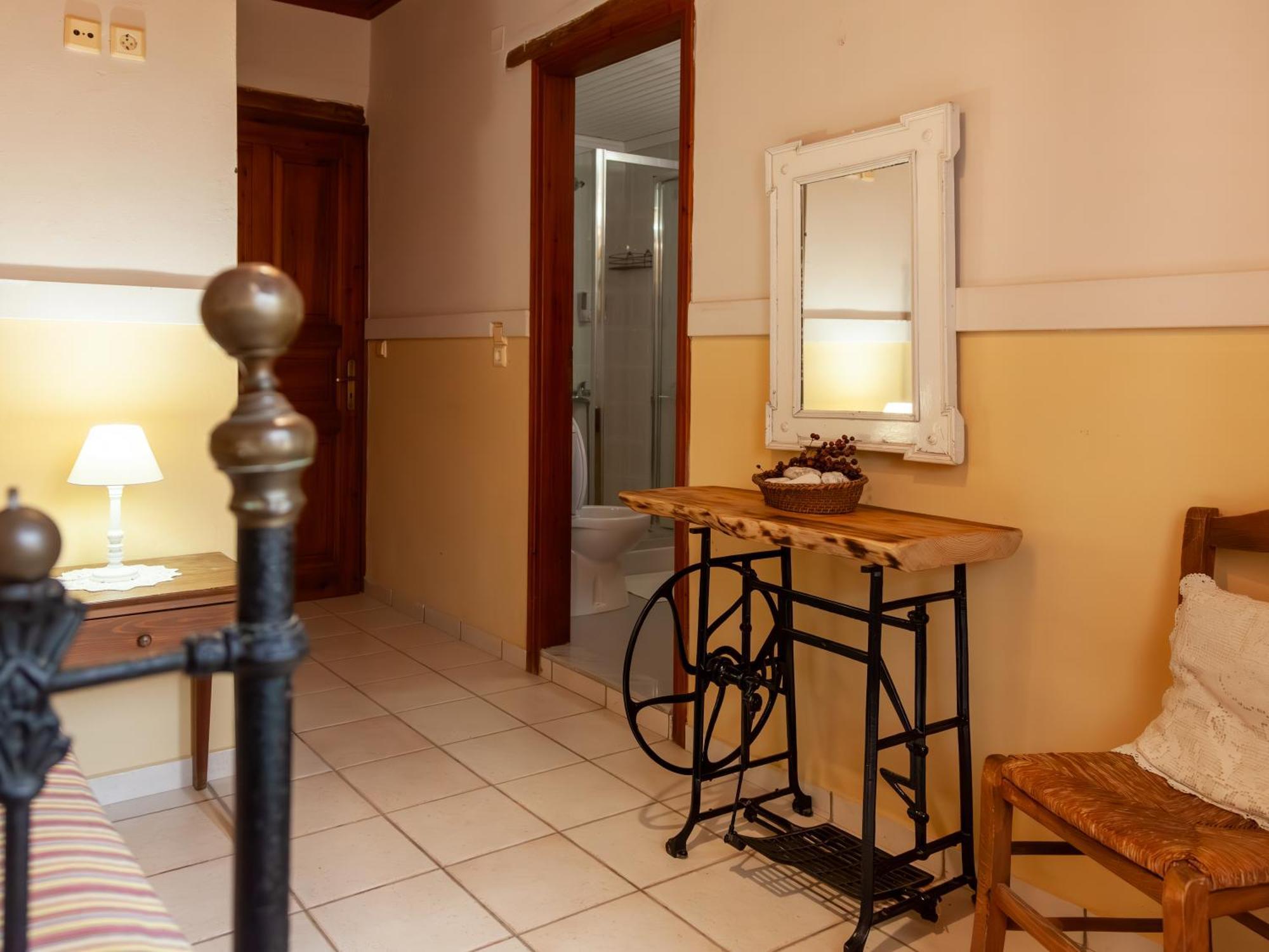 Amnisiades Apartments Karteros Bagian luar foto