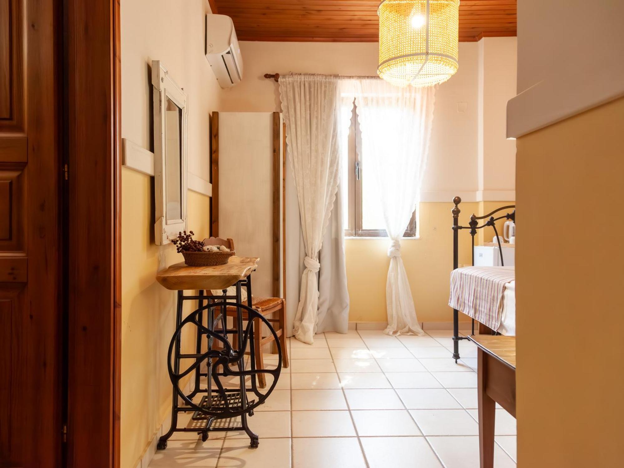 Amnisiades Apartments Karteros Bagian luar foto